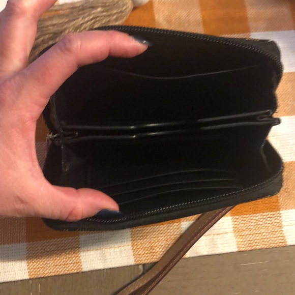 Like new micheal Kors wallet/wristlet - Picture 4 of 6